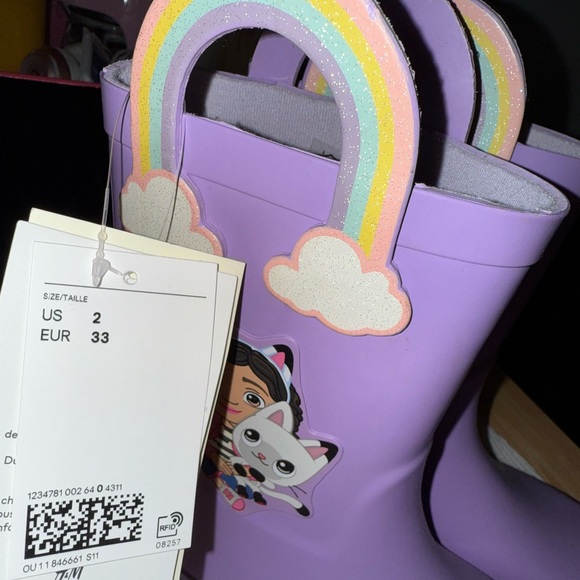 H&M Gabby’s Dollhouse Lavender Kids' Boots with Rainbow Handles - Picture 2 of 6